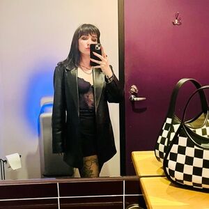 Meet your Posher, Eva